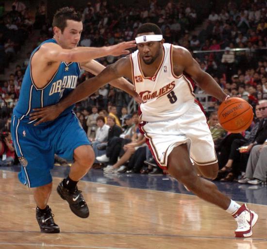 际行动证明 际行动证明