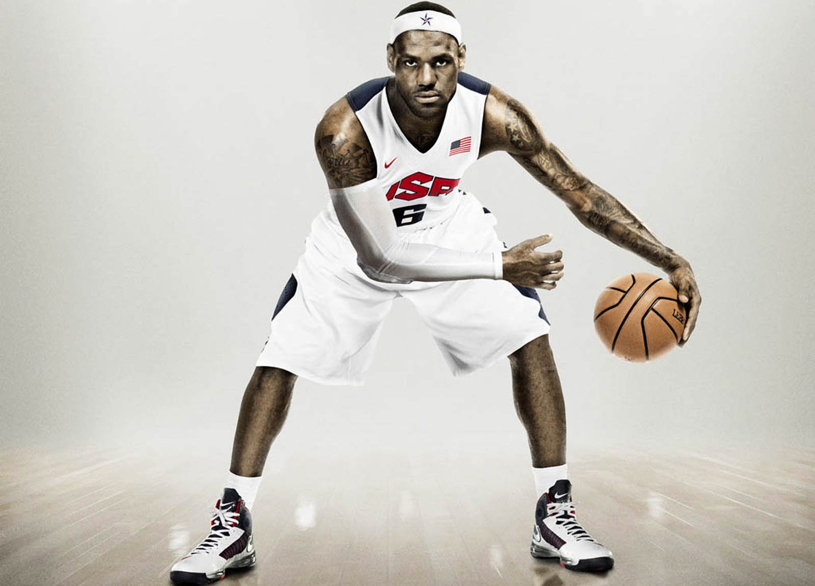 线为轴心 线为轴心