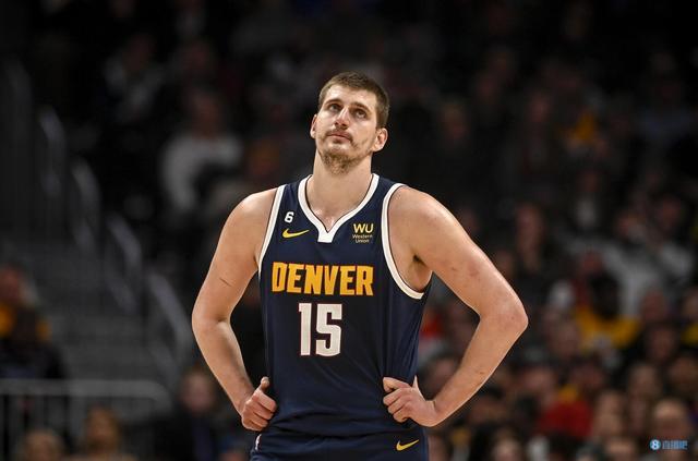 里多拿了两 里多拿了两