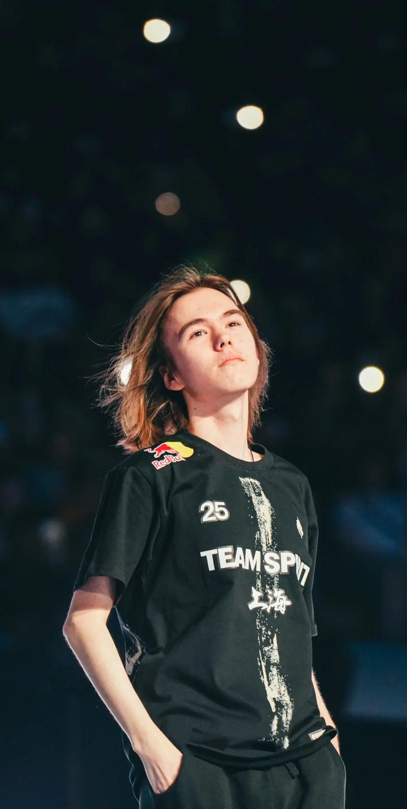 鲁本·阿莫里姆在被曼联解雇几小时后被拍到笑容满面[@StevenRailston] 来源：utdreport鲁本·阿莫里姆在被曼联解雇几小时后被拍到笑容满面[@StevenRailston] 来源：utdreport