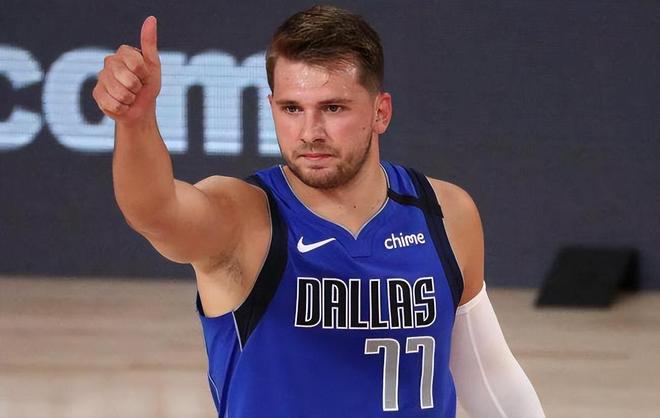 鲁本·阿莫里姆在被曼联解雇几小时后被拍到笑容满面[@StevenRailston] 来源：utdreport鲁本·阿莫里姆在被曼联解雇几小时后被拍到笑容满面[@StevenRailston] 来源：utdreport